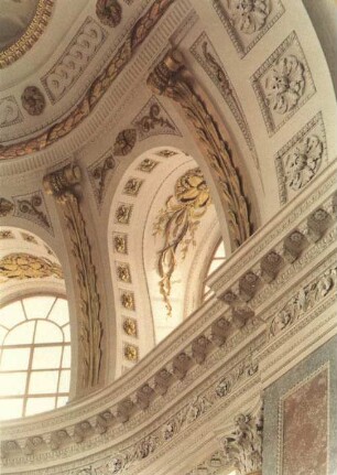 Leipzig, St. Nikolaikirche: Detail aus dem Tonnengewölbe des Chorraums (Stuckmarmor) ; Umbauzeit 1785-97