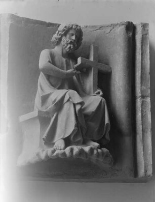 Archivoltenfigur des Apostels Andreas von der Rosenarchivolte des südlichen Querhauses der Kathedrale Notre-Dame zu Reims