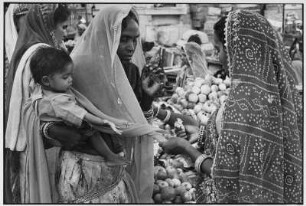 Pushkar. Frauen auf dem Markt