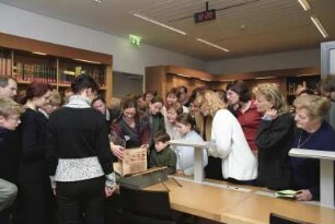 Besucher im Lesesaal Sondersammlungen (Ebene -1)