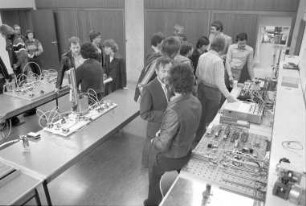 "Tag der offenen Tür" beim Fachbereich "Feinwerktechnik" an der Fachhochschule Karlsruhe