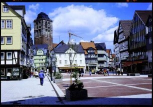 Bad Hersfeld: Marktplatz mit Turm der Stadtkirche