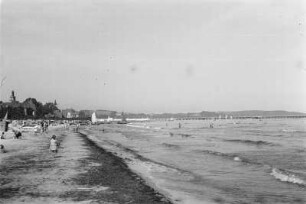 Ostseeküste : Badegäste an der polnischen Ostseeküste.