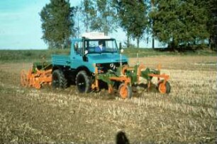 Fotografie: Minimalbearbeitung, Bestellverfahren, Frontgrubber, Systemtraktor, Drillsaat