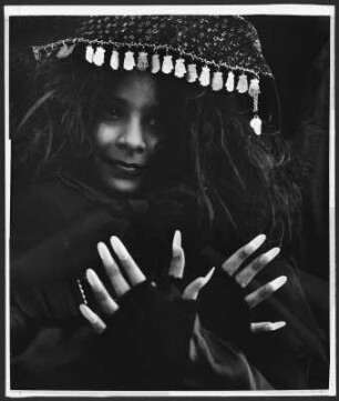 Portrait einer jungen Frau, aufgenommen in Venedig