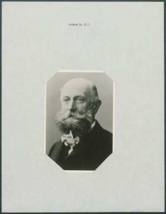 [Porträt von Alphons Stübel mit Passepartout]