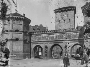München. Isartor (1285/1347). Ansicht von Osten