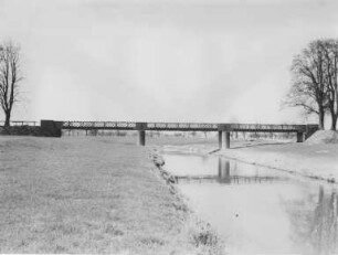 Straßenbrücke über die Lahn bei Heuchelheim