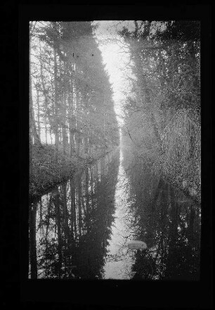 Marchais (=Marchais (Aisne)?, Dep. Aisne, Frankreich): "Parkkanal Schloss"