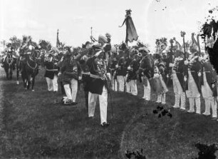 Ritterspiele in der Harzregion (vielleicht auch Teil einer Historiendarstellung oder eines Festzuges)
