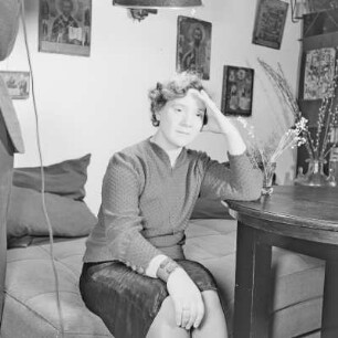 Anscheinend Wally Nagel, Ehefrau von Otto Nagel.