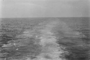 Fahrwasser : Fahrwasser eines Schiffes
