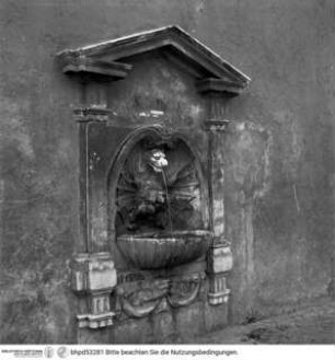 Brunnen mit Drachen