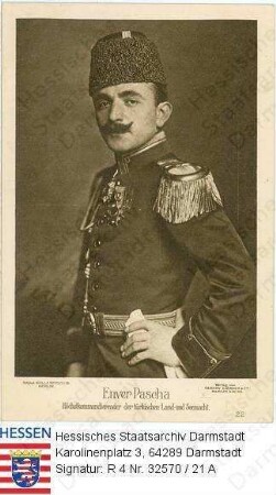 Enwer Pascha (1881-1922) / Porträt in Uniform, mit Orden, stehend, Halbfigur