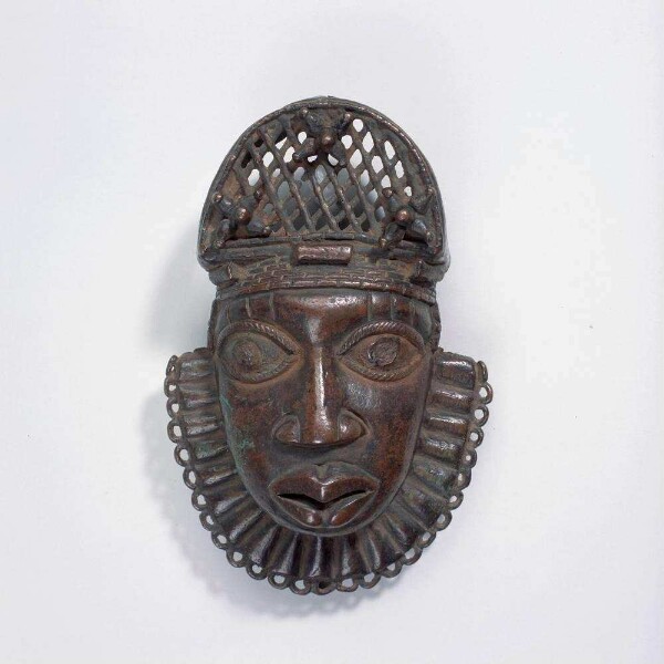 Belt mask (uhunmwun-ekhue) with the image of an Oba