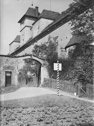 Augustusburg, Schloß. Schwarzes Tor : Augustusburg (Erzgebirge), Schloß Augustusburg. Außenmauer mit Schwarzem Tor