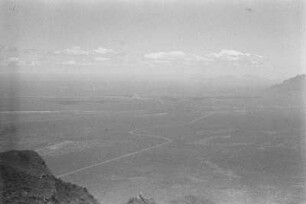 Landschaftsaufnahme : Blick von den Usambara-Bergen auf das Flusstal des Luengera.