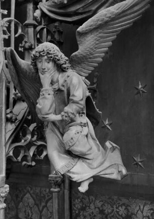 Zwölfbotenaltar, Altarschrein mit Federengel