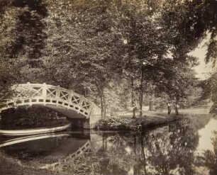 Palladio-Brücke mit Boot und zwei Staffage-Figuren im Schlosspark Schwetzingen