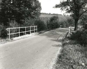 Wachau. Zwei Straßenbrücken. Lichtenberger Straße