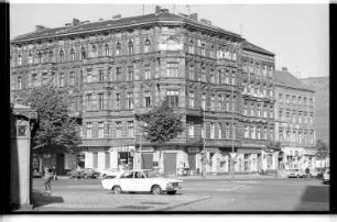 Kleinbildnegativ: Köpenicker Straße, Ecke Skalitzer Straße, 1977