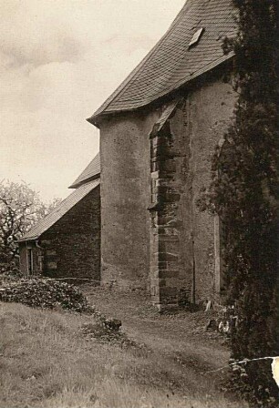 Burkhardswalde bei Meissen. Runder Turm an der Nordseite der evangelischen Pfarrkirche