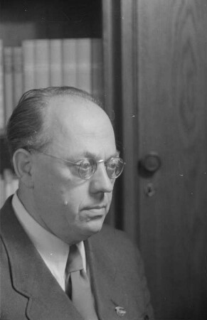 Hagemann-Kollektiv des Volk und Wissen Verlages : Porträt von Karl Hagemann