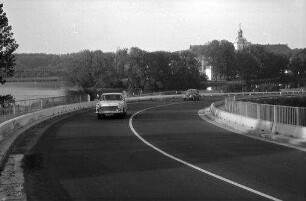 Schleswig: neue Umgehungsstraße, Hintergrund Schloss Gottorf