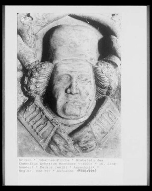 Grabstein des Kanonikus Achatius Mornauer, verstorben 1500