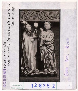 Doberan: Klosterkirche, Lettnerkreuz, Detail: Melchisedek und Abel