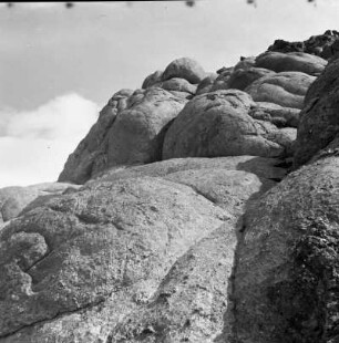 Felsen am Ingolfsfjall, Island