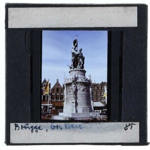 Brügge, Grand Place, Denkmal für Jan Breydel und Pieter de Coninck