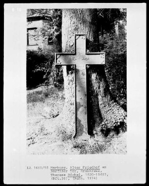 Grabkreuz von Therese Büchel (1820-1848?)