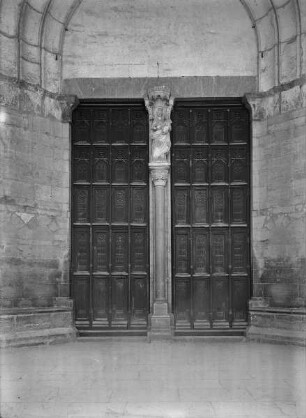 Trumeau: Stehende Madonna