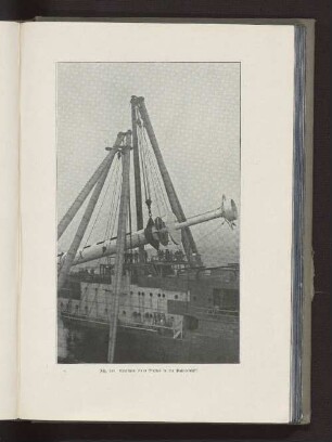Fig. 510 Einsetzen eines Mastes in ein Panzerschiff