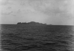 Insel : Eine Insel vor der Küste Brasiliens.