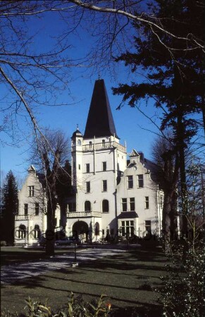 Herrenhaus: Ansicht von Westen: Eingangsfassade