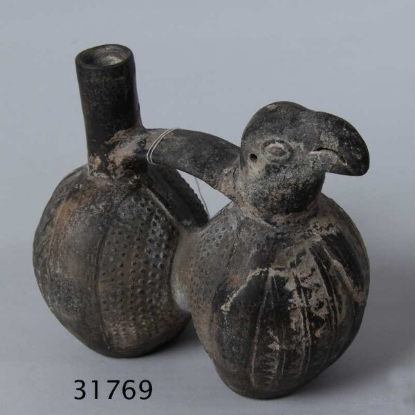 Double chamber vessel with bird