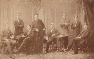 Gruppenbild Abiturienten des Friedrich-Realgymnasium Berlin mit Eduard Fürstenau (Mitte, stehend)