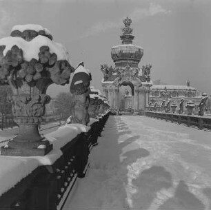 Dresden. Zwinger, Kronentor von der Terrasse der Langgalerie N