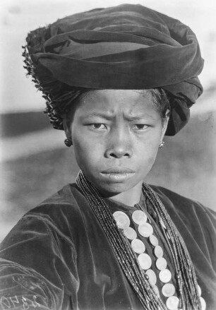Frau der Kachin (Deutsche Indien-Expedition 1926/1929 - 3. Myanmar)