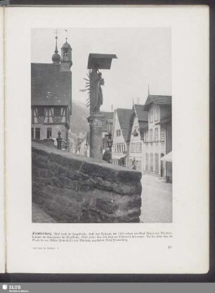 Freudenberg. Blick durch die Hauptstraße; links das Rathaus, um 1500 erbaut von Graf Asmus von Wertheim, dahinter die Turmhaube der Pfarrkirche