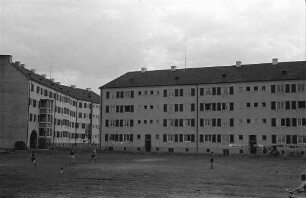 Freiburg: Wohnblock der Rhodiaceta; Offenburger Straße