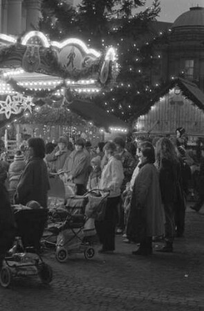 15. Karlsruher Weihnachtsmarkt (Christkindlesmarkt) auf dem Marktplatz