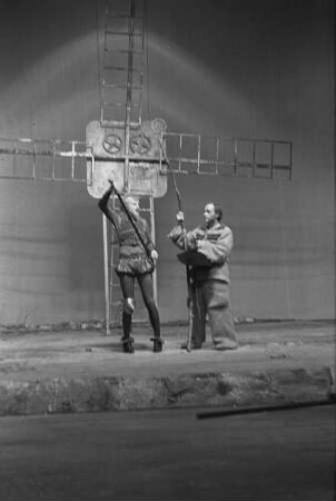 Szenenbilder aus "Don Quichote", Schauspiel von Michail Bulgakow nach Miguel de Cervantes. Theater der Freundschaft Berlin, DDR-Erstaufführung 22.06.1974