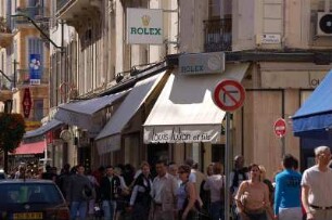 Cannes - Einkaufsstraße : Einkaufsstrasse im Zentrum von Cannes, aufgenommen 2006