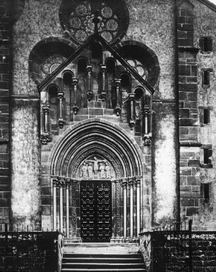 Gelnhausen, Marienkirche, nördl. Seitenschiffportal