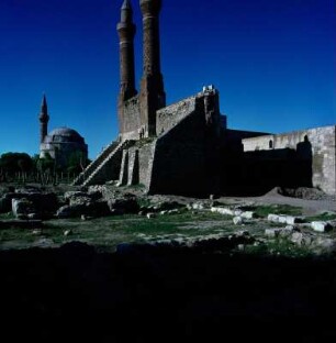 Sivas, Çifte Minareli Medrese