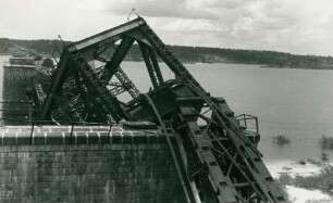 Dnjeprbrücke Tscherkassy, Sowjetunion, 1943-1944
