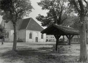 Pillau, Festungskirche : Pillau (Baltijsk/Russland). Festungskirche (1660). Ansicht von Südwest mit Ziehbrunnen
